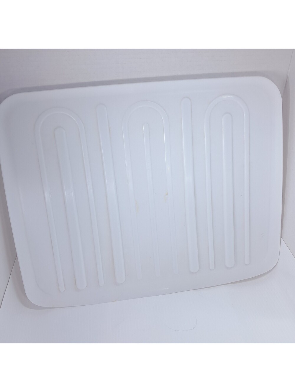 Rubbermaid Hard Dish Drainer Tray white 118D 118 D drain board dry mat plastic